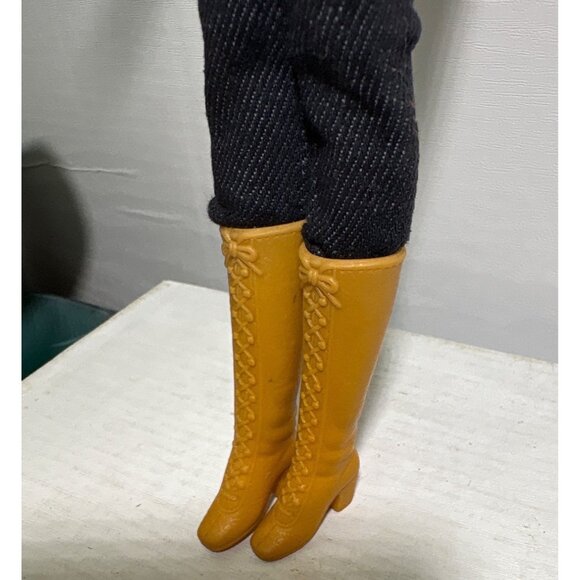 Barbie Doll Redhead Mattel Black Floral Jacket Pink Top Jeans & Yellow Boots - Picture 4 of 11